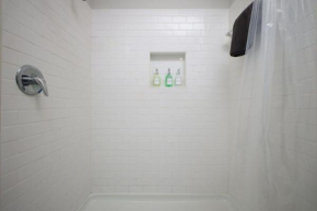 1 BR Haven March Madness Alamodome Free Parking